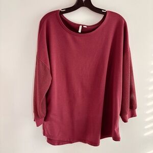 Live well size L oversized  top with mesh panel sleeves